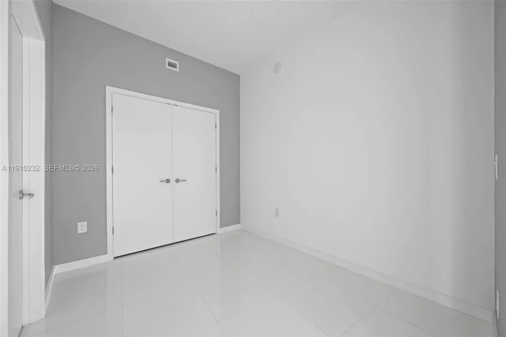 851 NE 1st Ave #4204 Miami, FL 33132