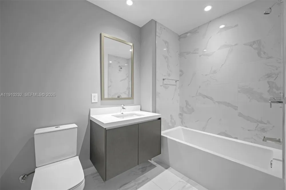 851 NE 1st Ave #4204 Miami, FL 33132