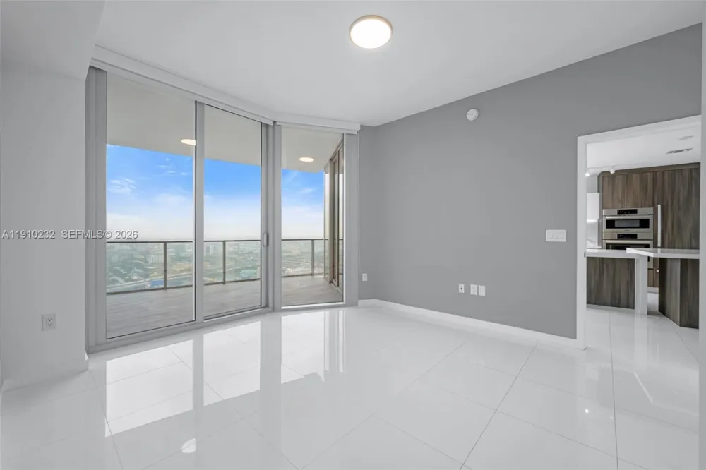 851 NE 1st Ave #4204 Miami, FL 33132