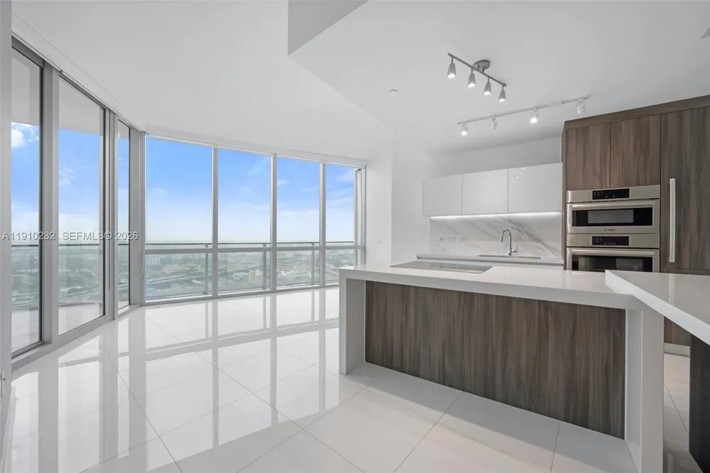 851 NE 1st Ave #4204 Miami, FL 33132