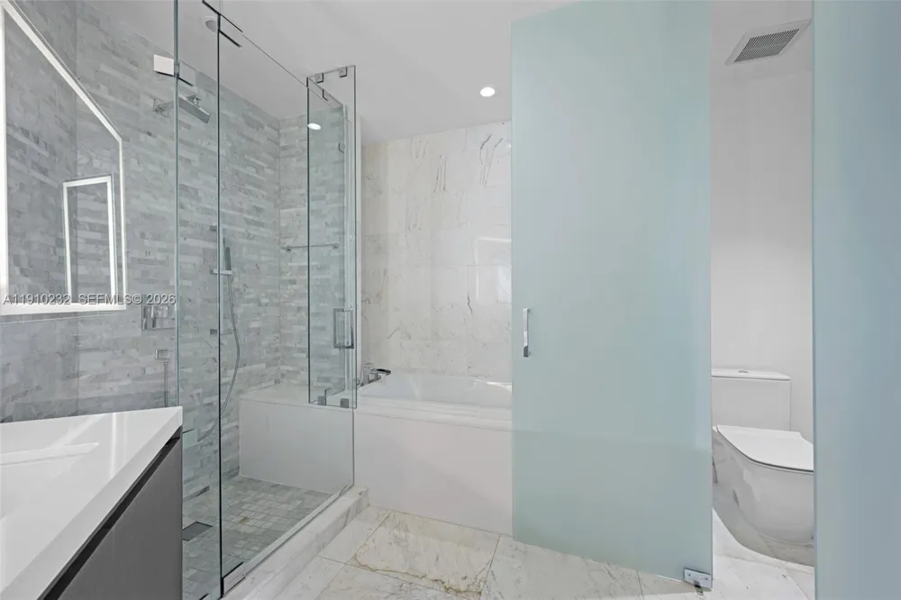 851 NE 1st Ave #4204 Miami, FL 33132