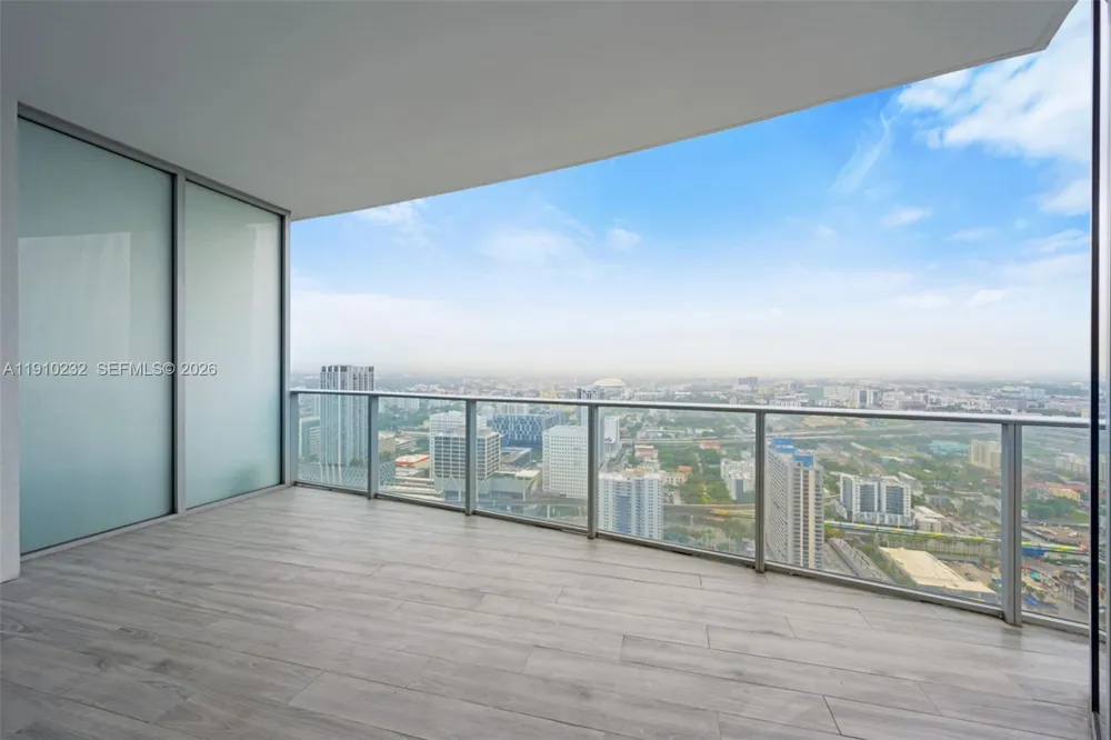 851 NE 1st Ave #4204 Miami, FL 33132