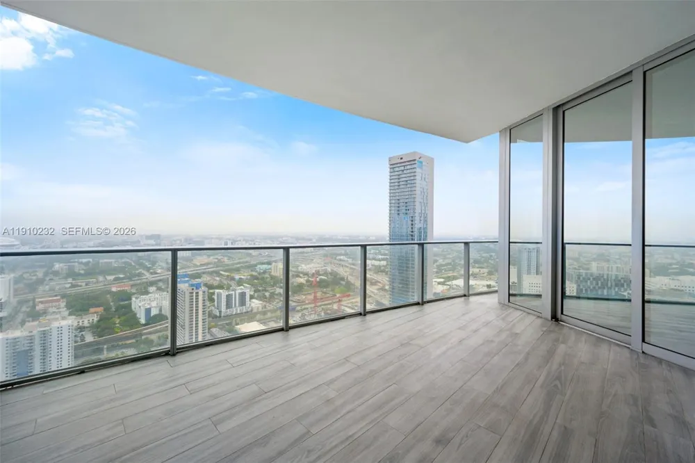851 NE 1st Ave #4204 Miami, FL 33132