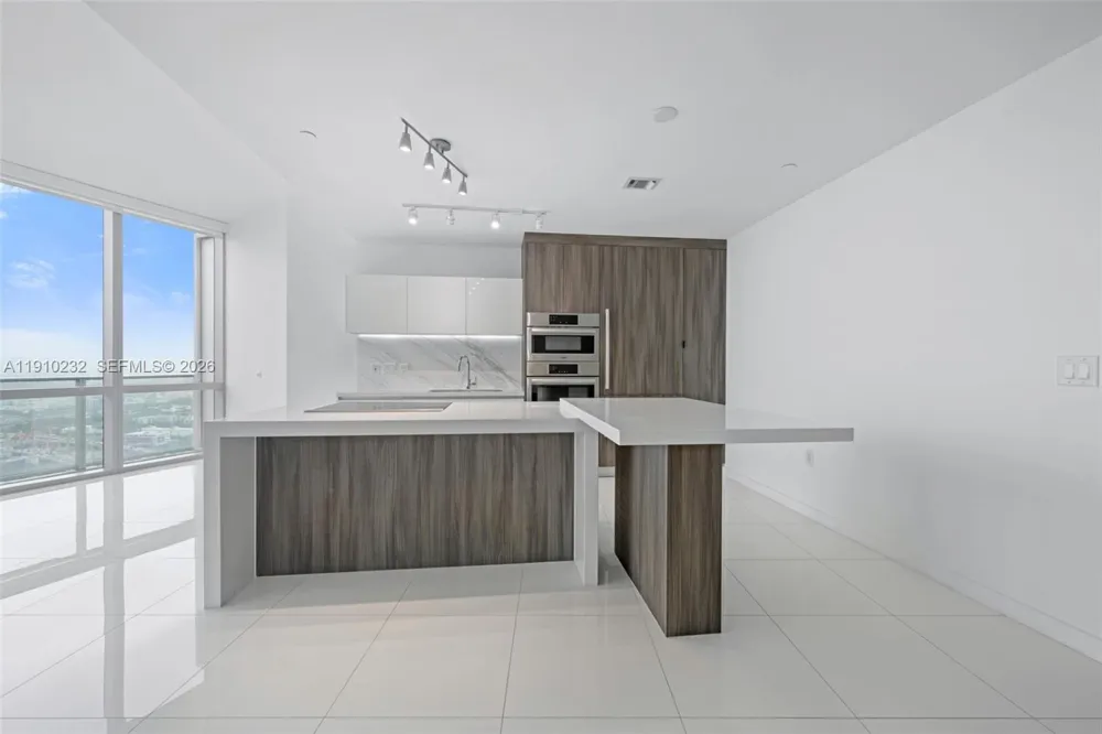 851 NE 1st Ave #4204 Miami, FL 33132