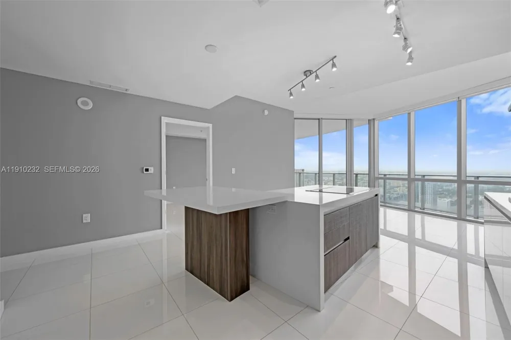 851 NE 1st Ave #4204 Miami, FL 33132