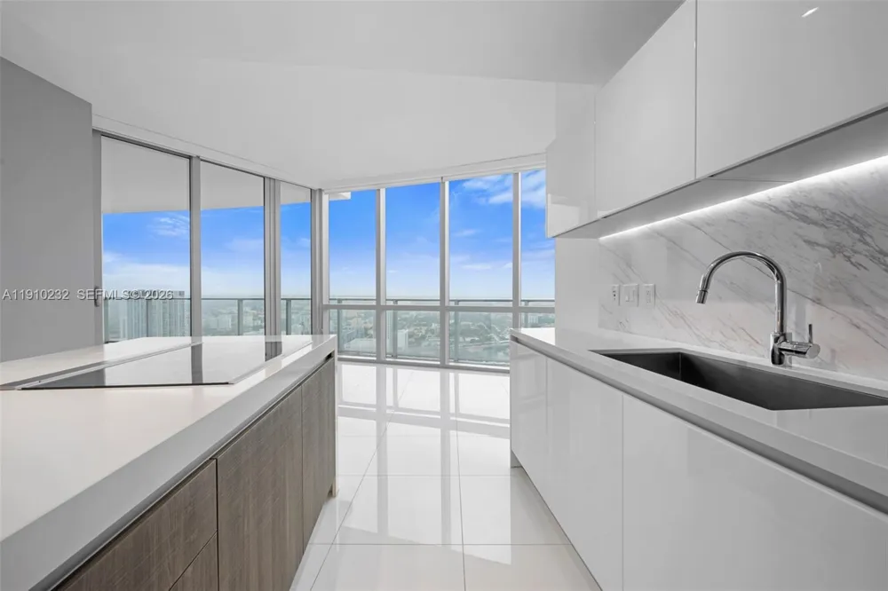851 NE 1st Ave #4204 Miami, FL 33132