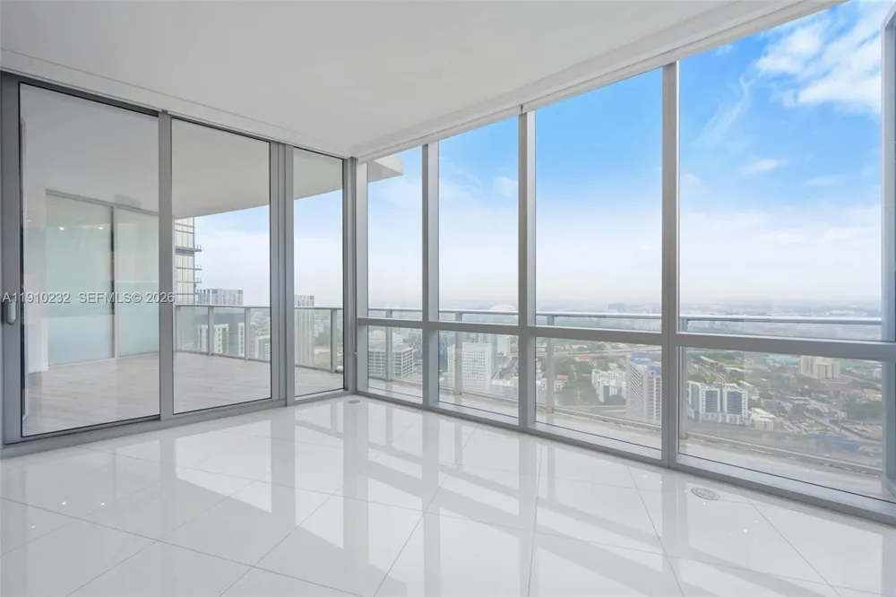 851 NE 1st Ave #4204 Miami, FL 33132