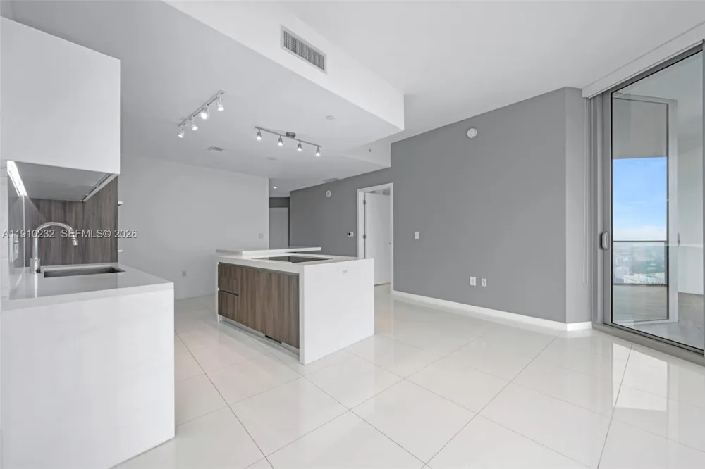 851 NE 1st Ave #4204 Miami, FL 33132