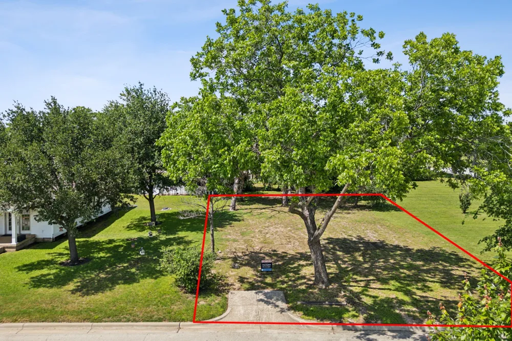 133 Minnie Keller, TX 76248