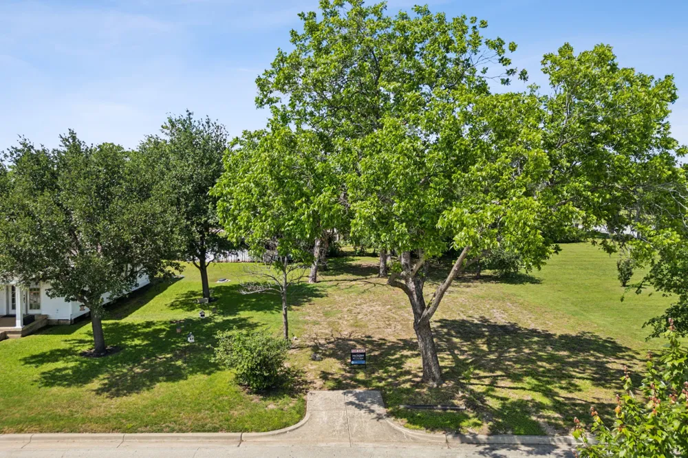133 Minnie Keller, TX 76248