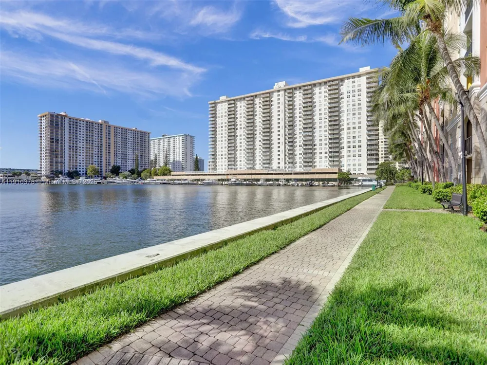 17150 Bay Rd #2102 Sunny Isles Beach, FL 33160