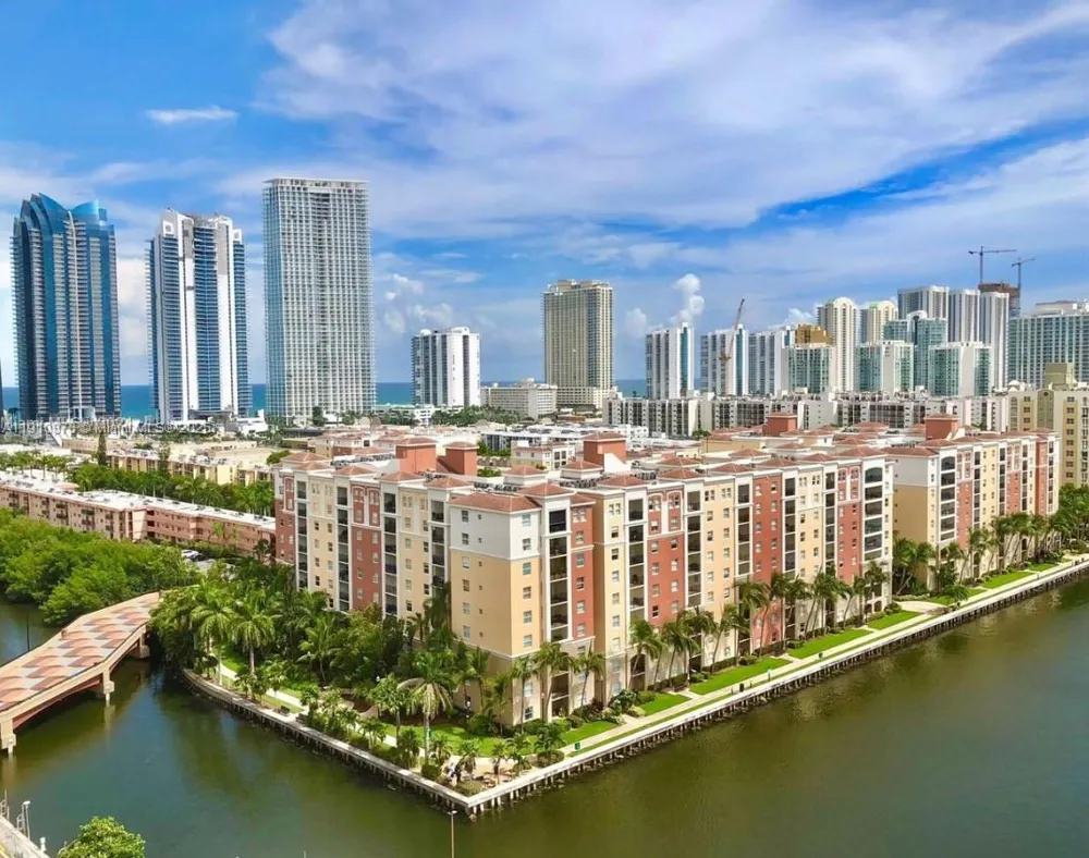 17150 Bay Rd #2102 Sunny Isles Beach, FL 33160