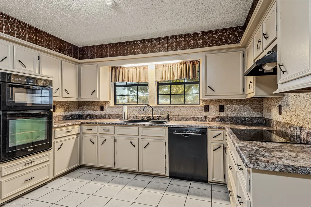 9510 S State Highway 34 Scurry, TX 75158