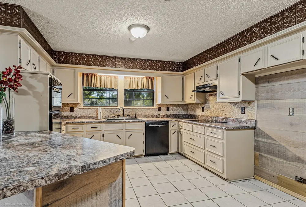 9510 S State Highway 34 Scurry, TX 75158