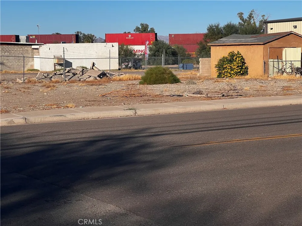 521 Quivera Needles, CA 92363