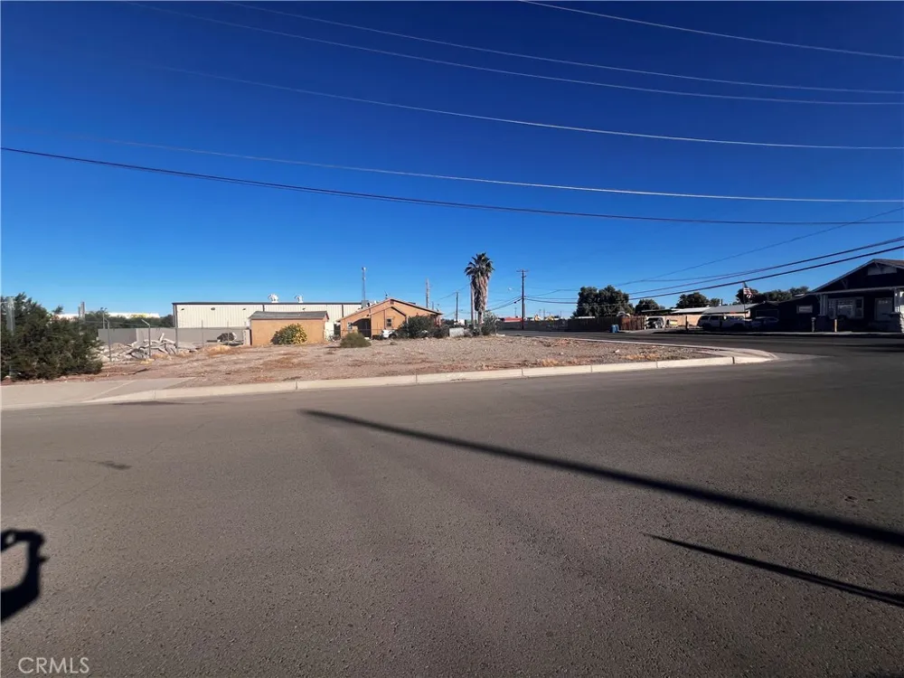 521 Quivera Needles, CA 92363