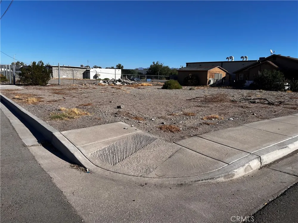 521 Quivera Needles, CA 92363