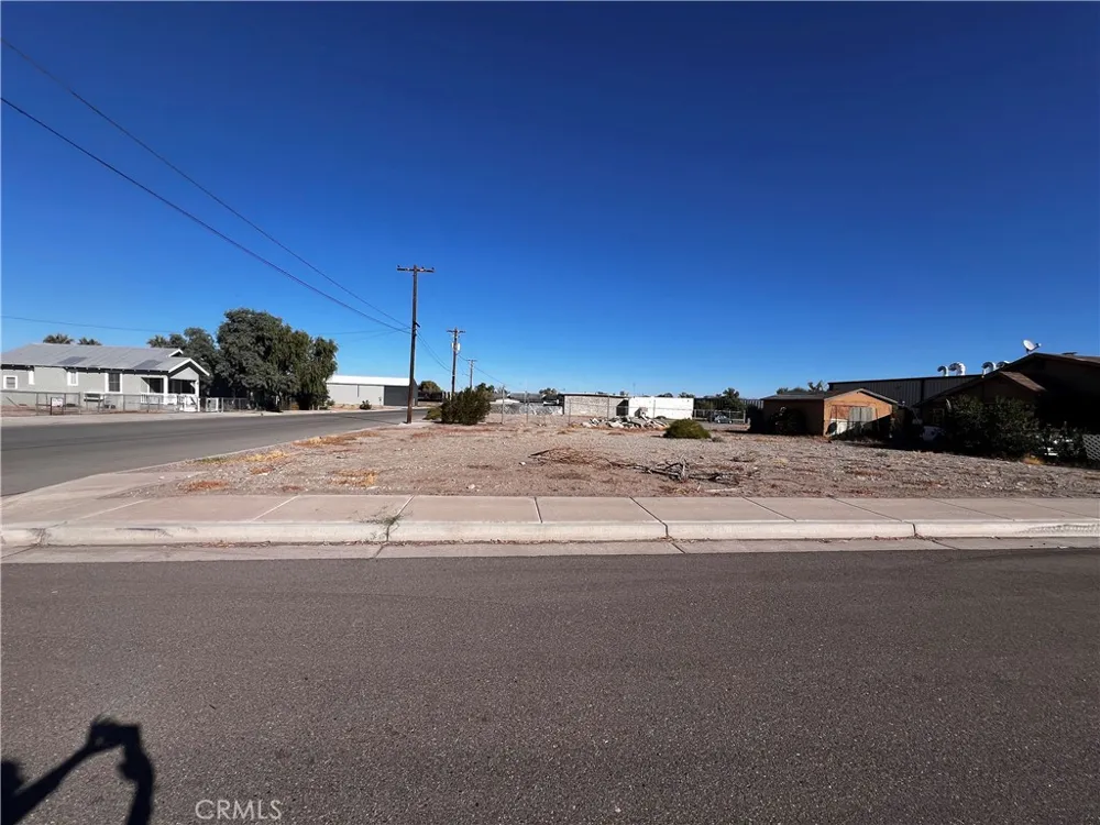 521 Quivera Needles, CA 92363