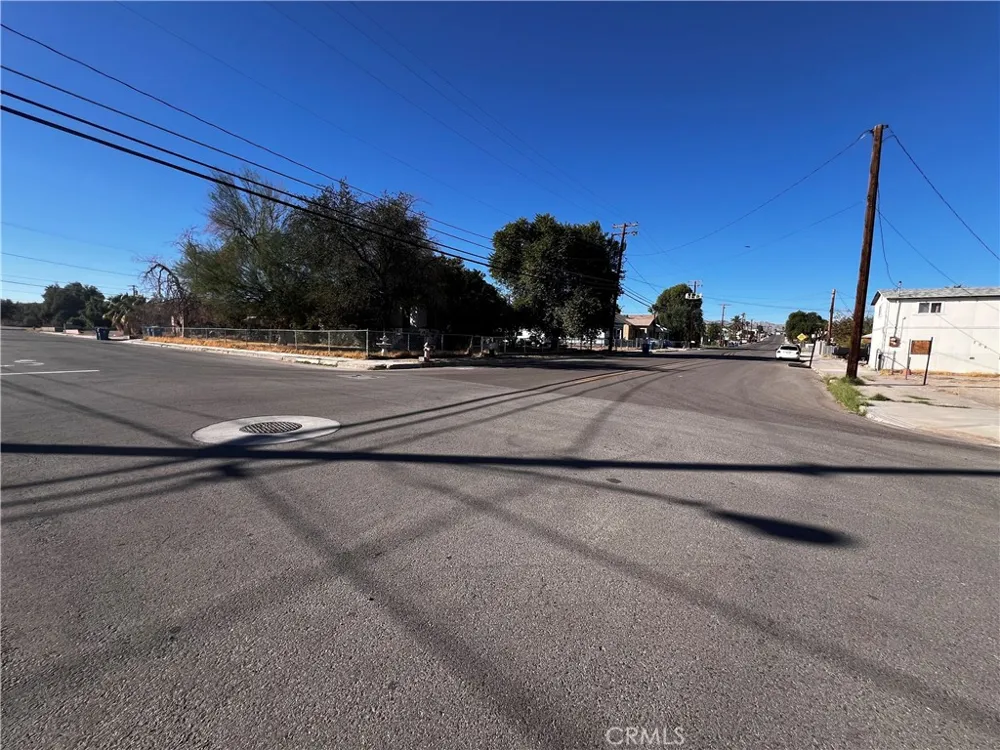 521 Quivera Needles, CA 92363