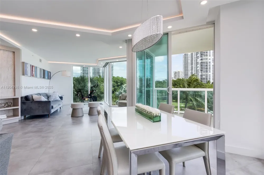 3370 Hidden Bay Dr #303 Aventura, FL 33180