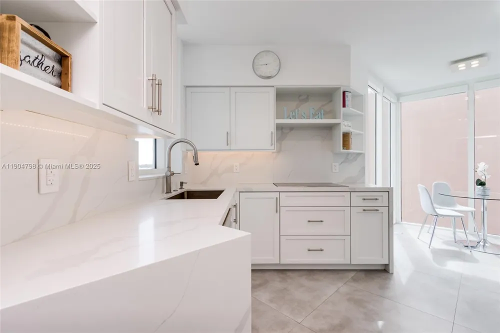 3370 Hidden Bay Dr #303 Aventura, FL 33180
