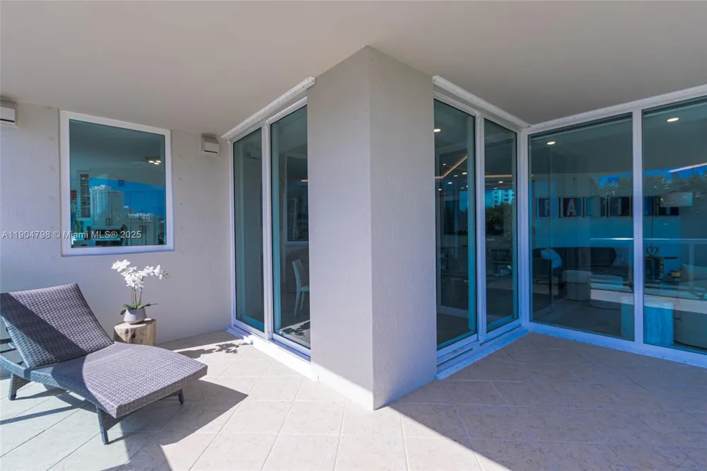 3370 Hidden Bay Dr #303 Aventura, FL 33180