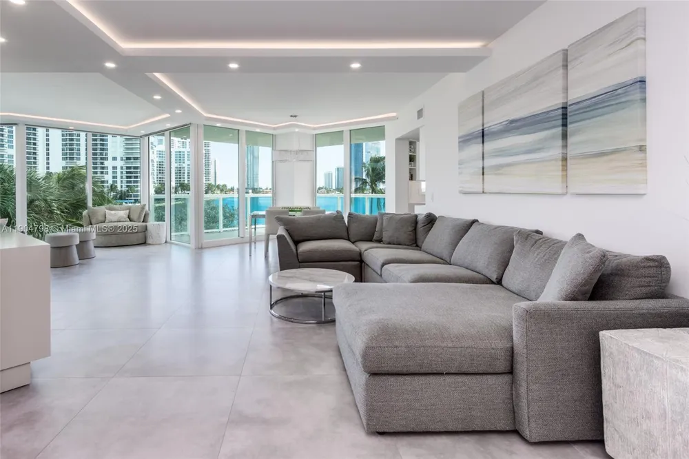 3370 Hidden Bay Dr #303 Aventura, FL 33180