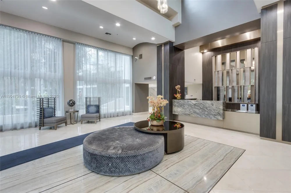 3370 Hidden Bay Dr #303 Aventura, FL 33180