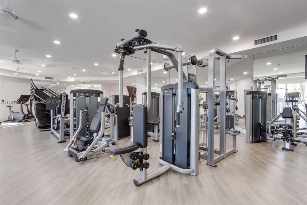 3370 Hidden Bay Dr #303 Aventura, FL 33180
