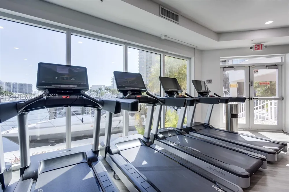 3370 Hidden Bay Dr #303 Aventura, FL 33180