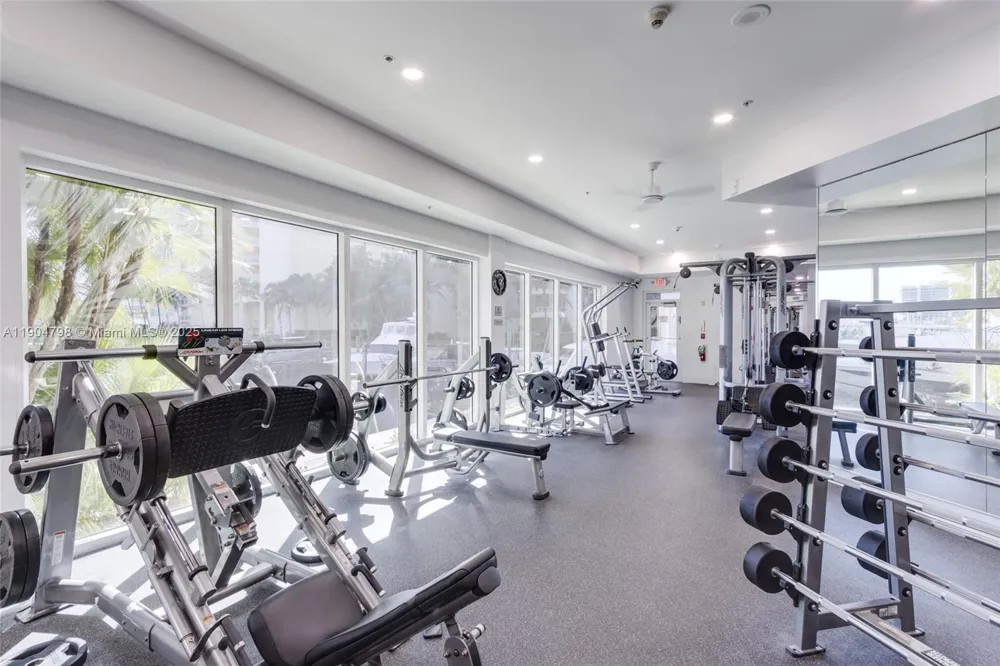 3370 Hidden Bay Dr #303 Aventura, FL 33180