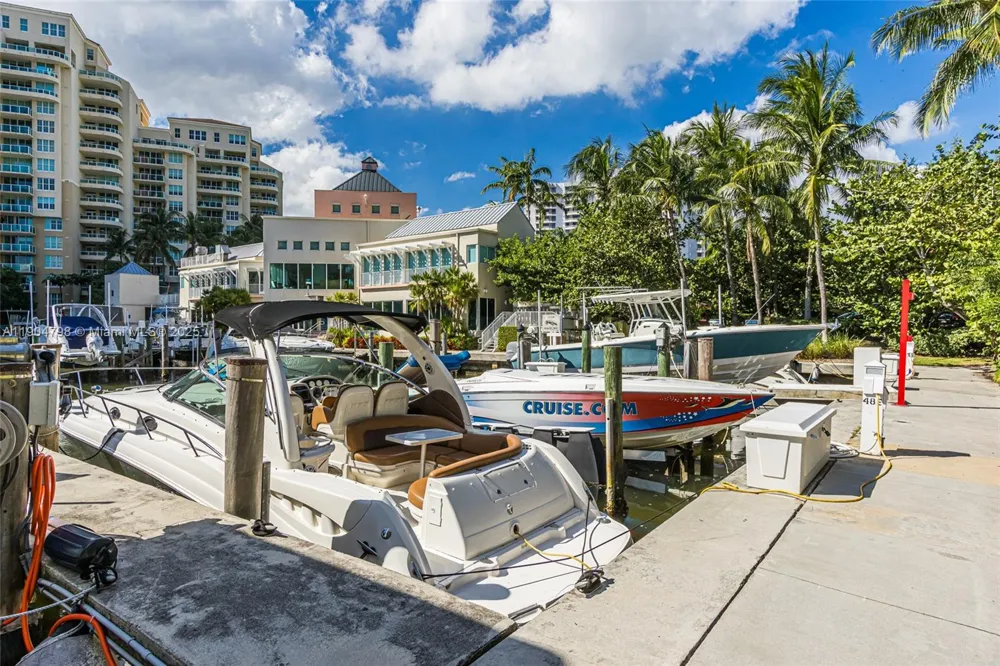 3370 Hidden Bay Dr #303 Aventura, FL 33180