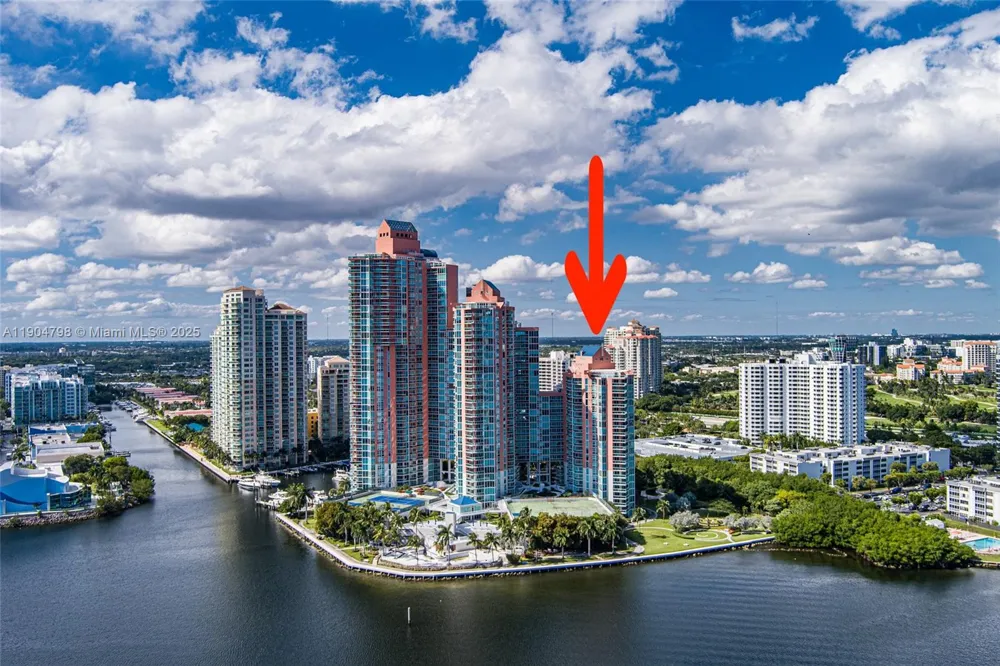 3370 Hidden Bay Dr #303 Aventura, FL 33180