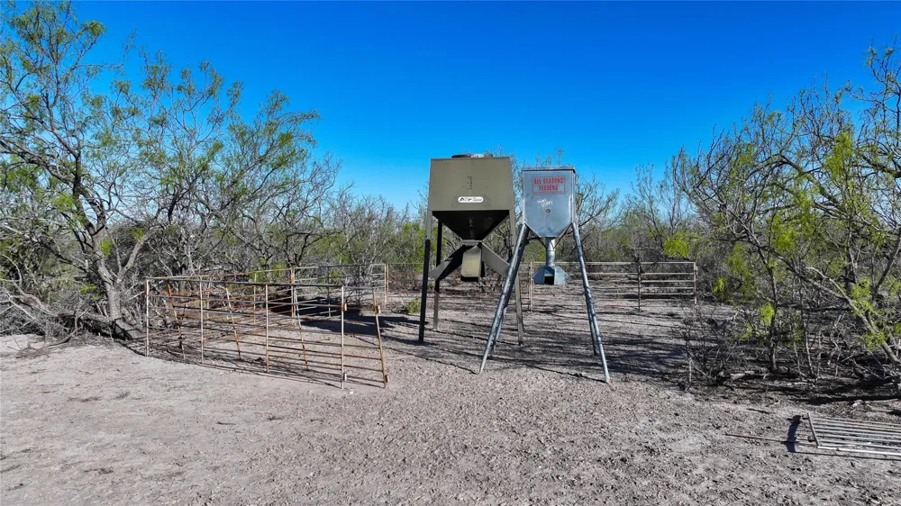 12355 Texas 131 Brackettville, TX 78832