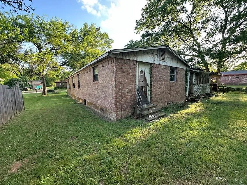 2319 Luther Street Tyler, TX 75701