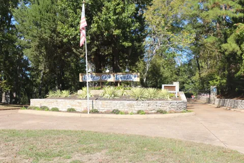 Lake Oaks Circle