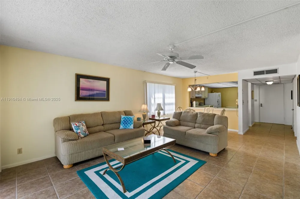 1087 Forest Lakes Drive #309 Naples, FL 34105