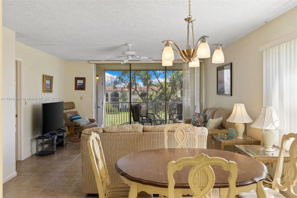 1087 Forest Lakes Drive #309 Naples, FL 34105