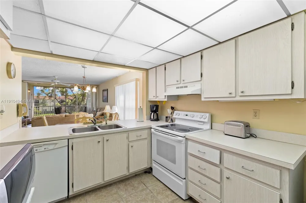 1087 Forest Lakes Drive #309 Naples, FL 34105