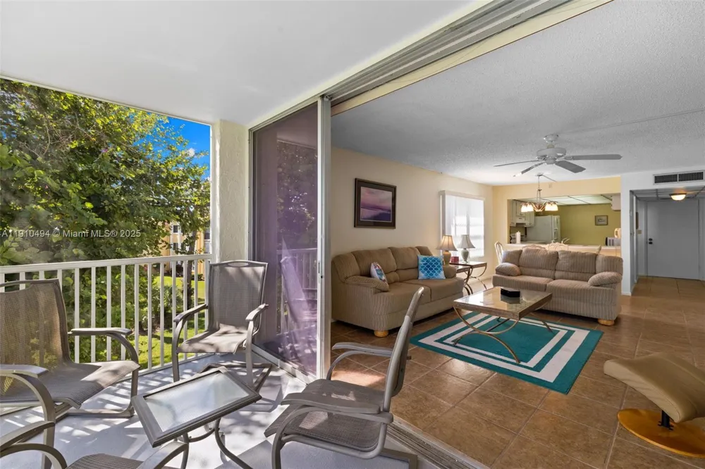 1087 Forest Lakes Drive #309 Naples, FL 34105