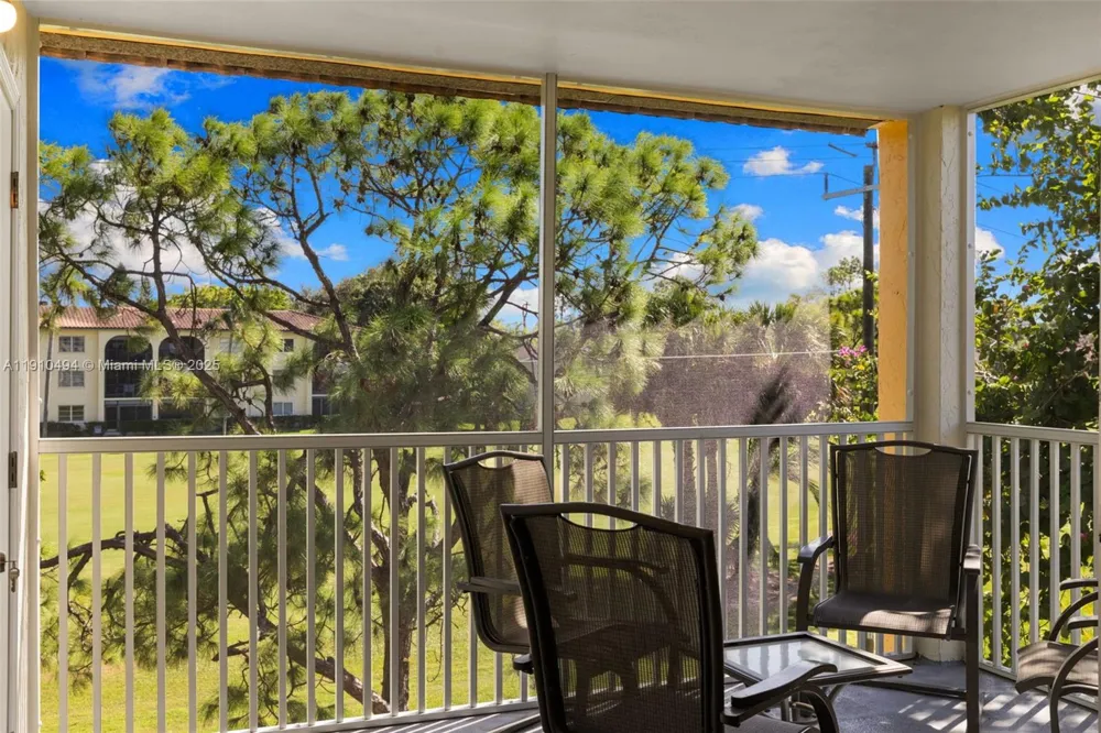 1087 Forest Lakes Drive #309 Naples, FL 34105