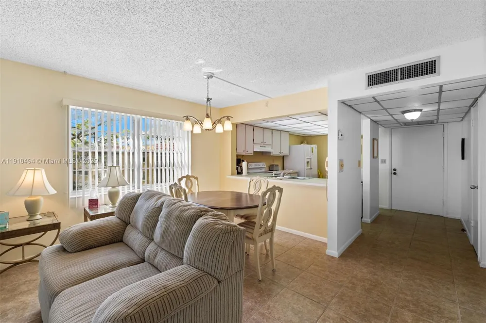 1087 Forest Lakes Drive #309 Naples, FL 34105