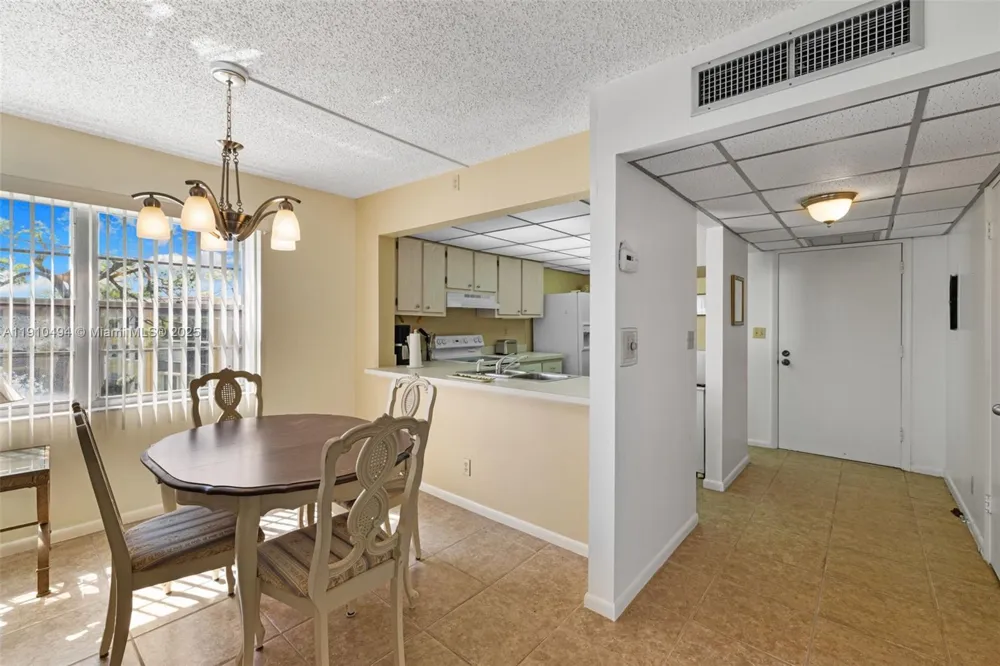 1087 Forest Lakes Drive #309 Naples, FL 34105