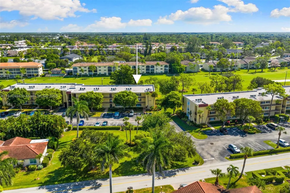 1087 Forest Lakes Drive #309 Naples, FL 34105