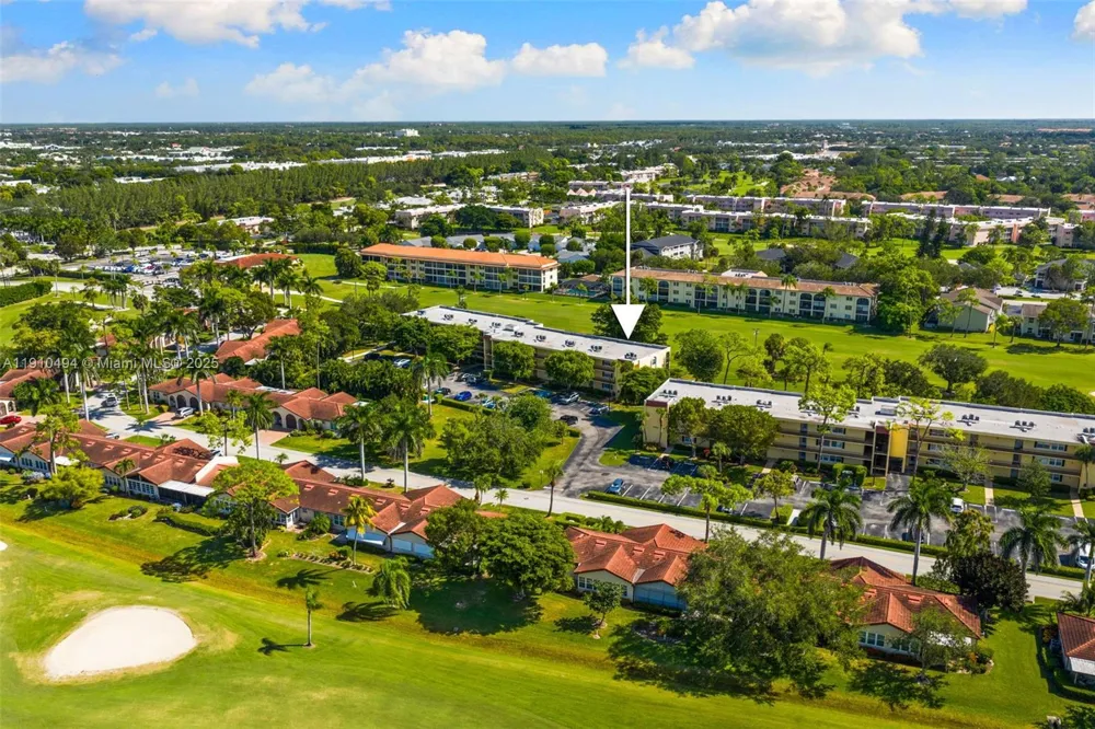 1087 Forest Lakes Drive #309 Naples, FL 34105