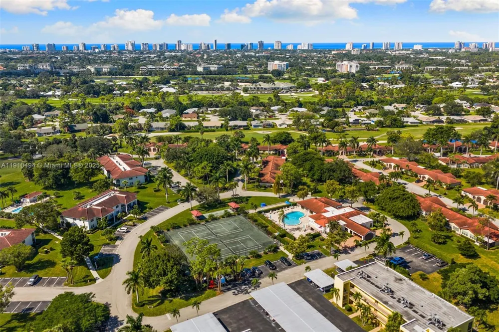 1087 Forest Lakes Drive #309 Naples, FL 34105