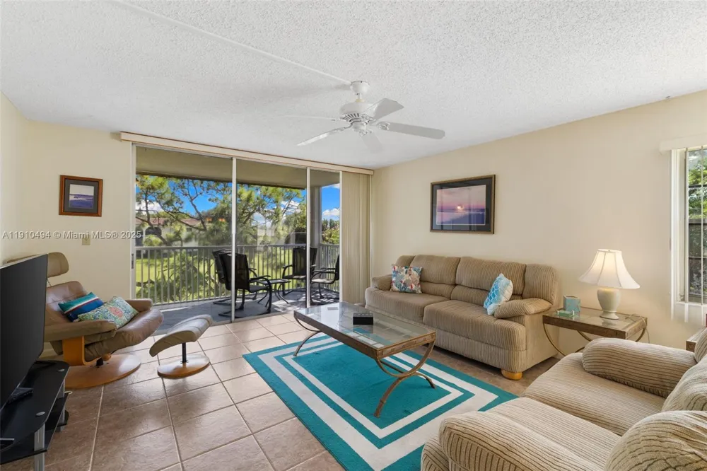 1087 Forest Lakes Drive #309 Naples, FL 34105