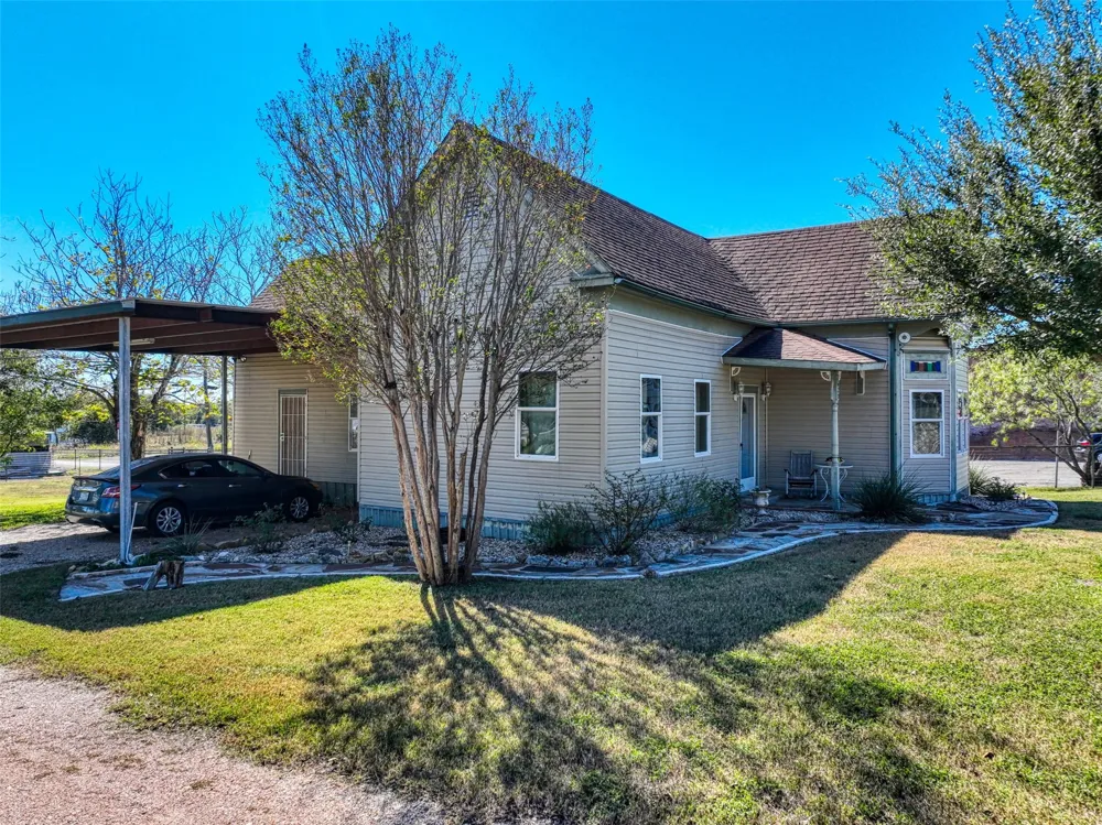 2620 State Highway 7 Chilton, TX 76632