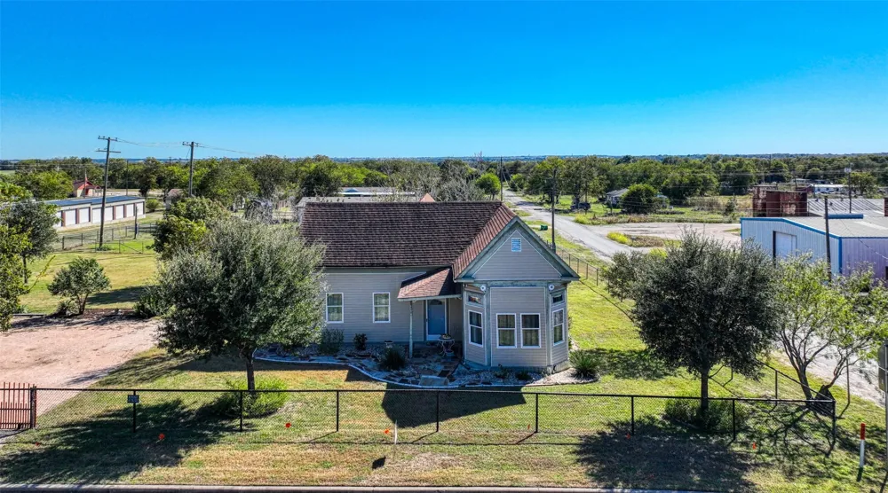 2620 State Highway 7 Chilton, TX 76632
