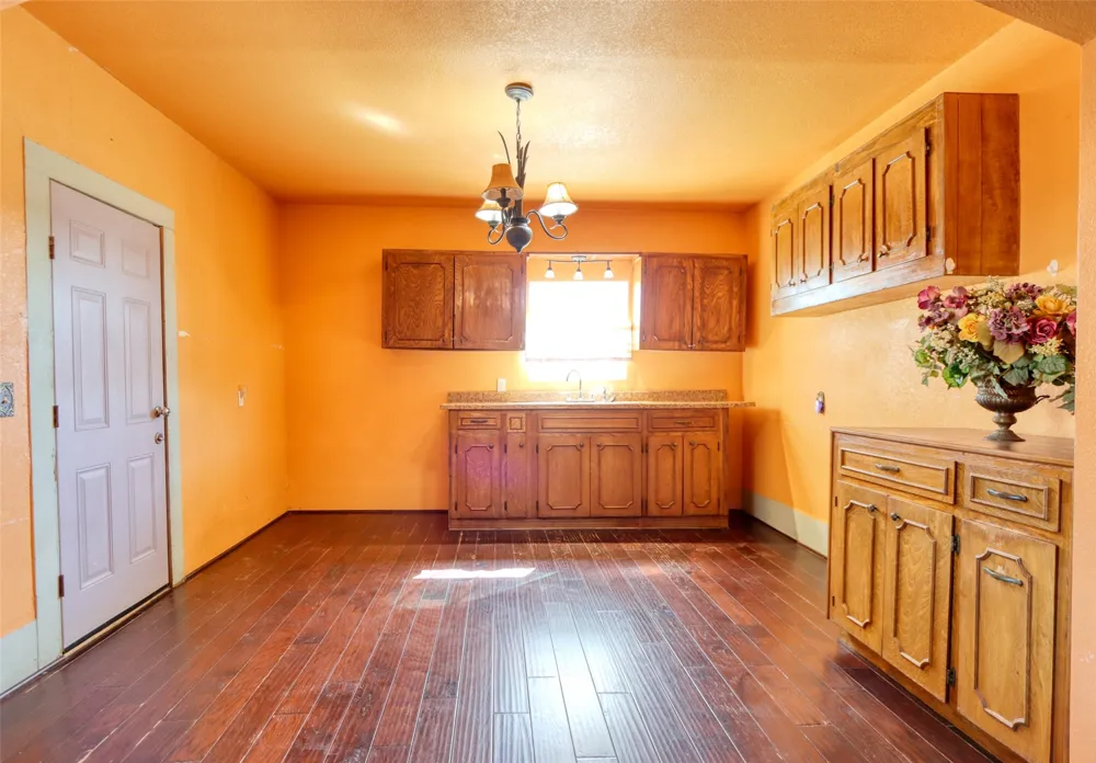 2620 State Highway 7 Chilton, TX 76632